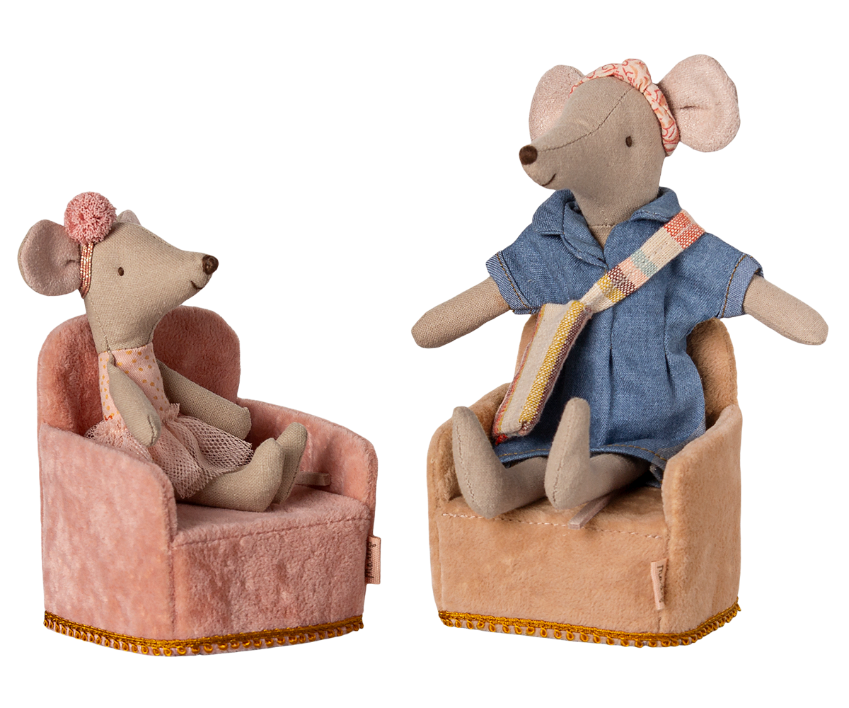 Rose colored chair for a Maileg mouse.