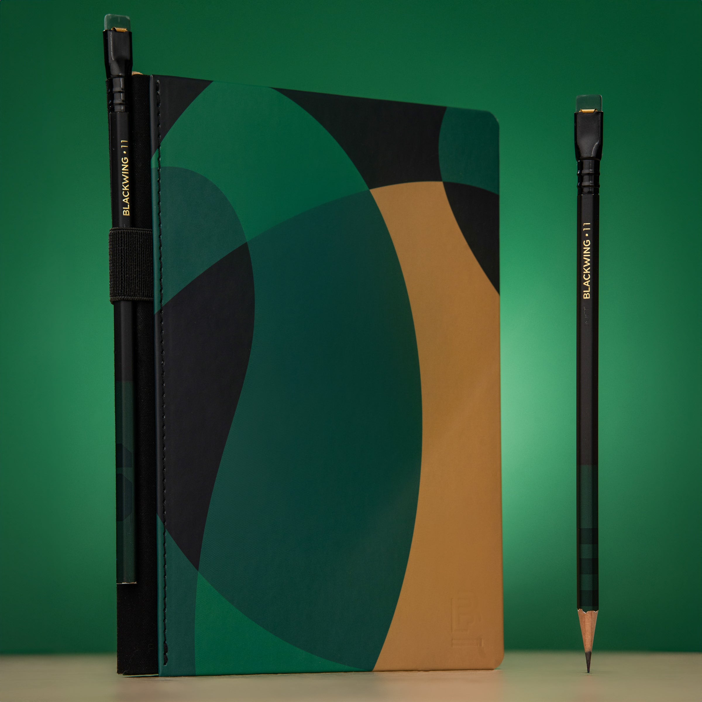 This limited edition Blackwing 11 Slate Notebook features a green, black, and gold basketball inspired cover design and features Bill Russell’s signature printed on the back.
