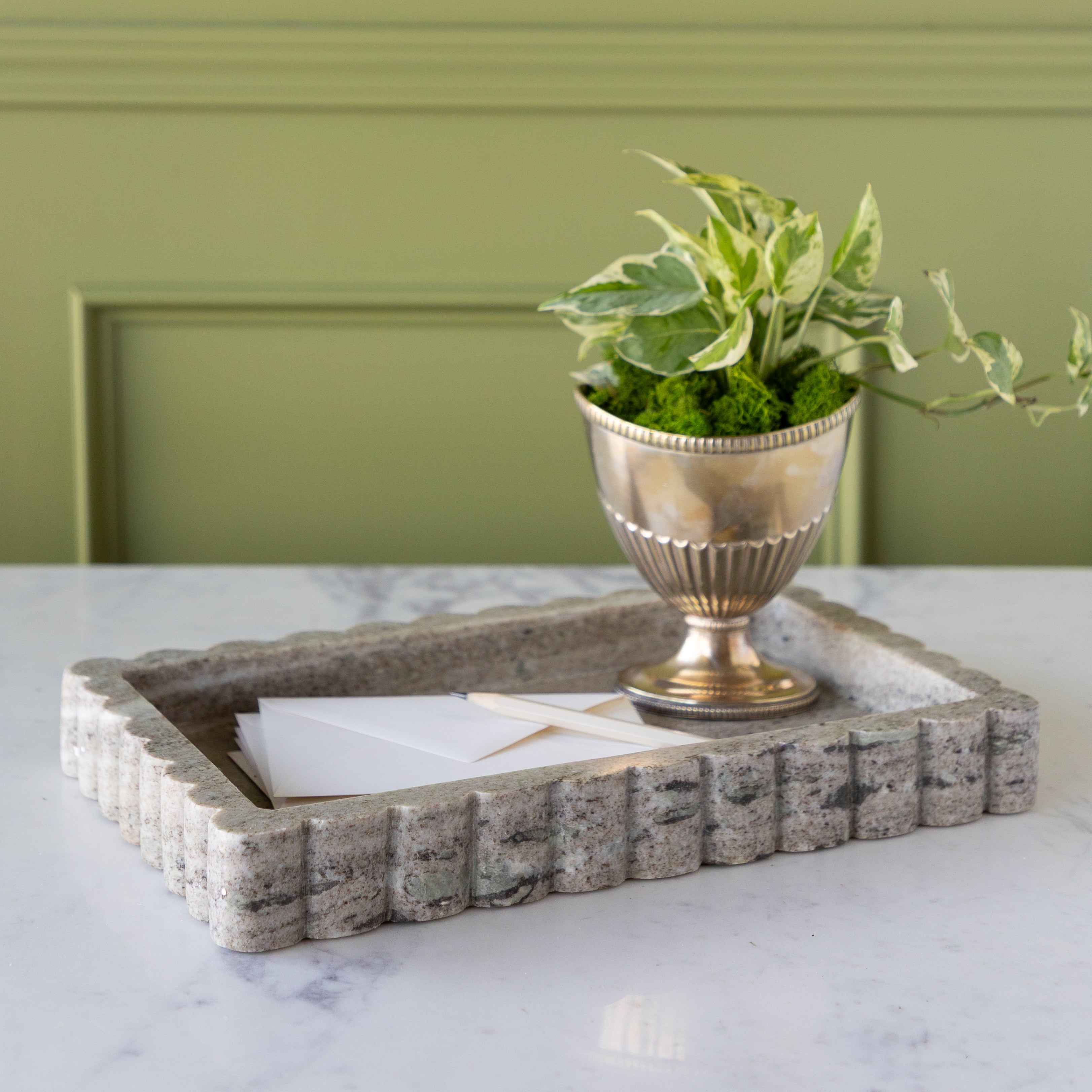 Intricate Scallop Marble Tray