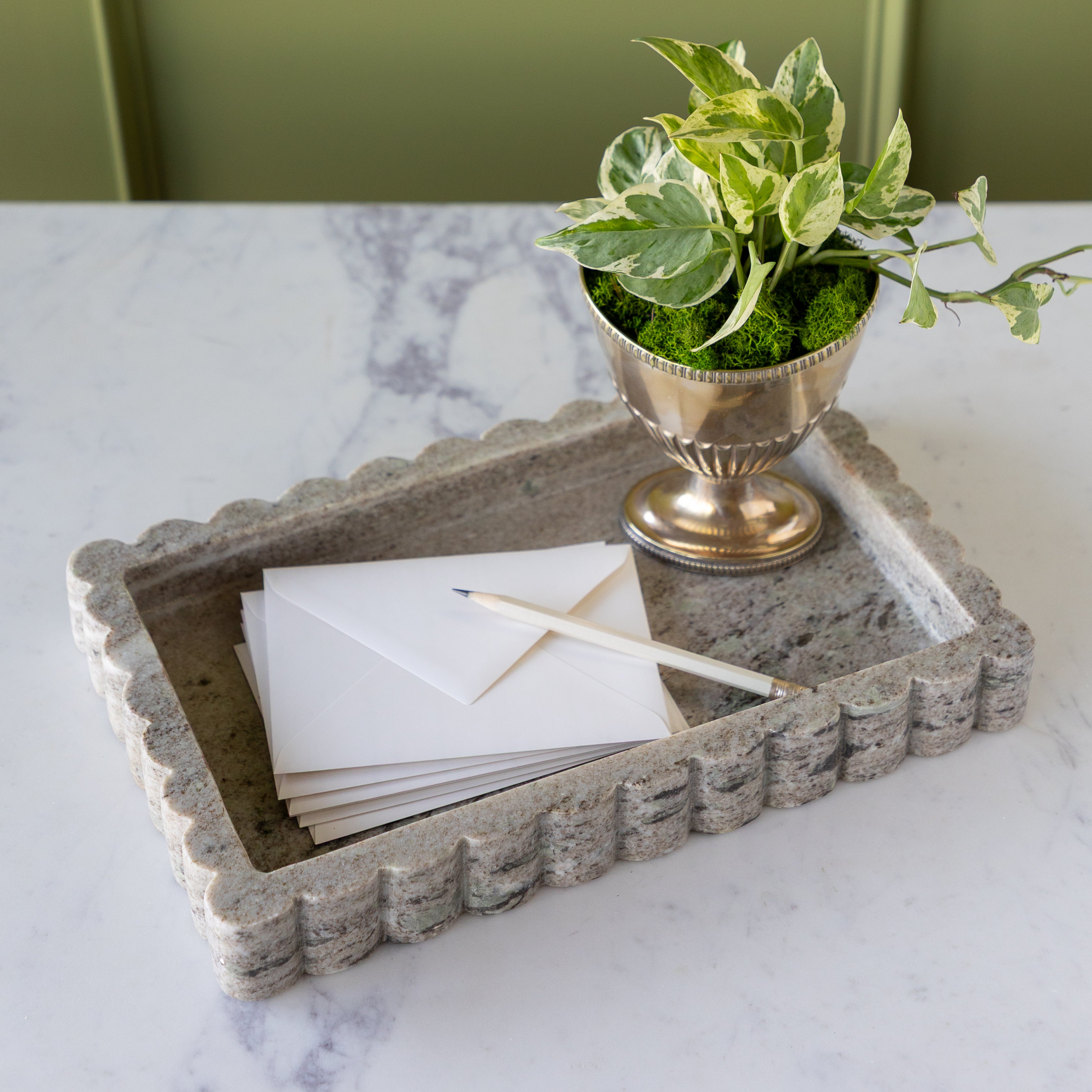 Intricate Scallop Marble Tray