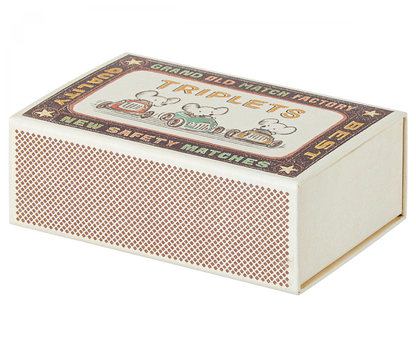 A box with a picture of Maileg&