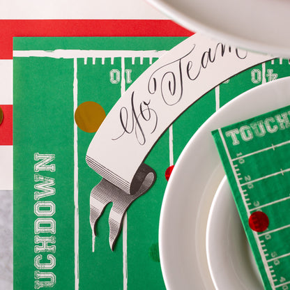 A close up of the Touchdown Placemat with the Black Banner Table Accent on top.