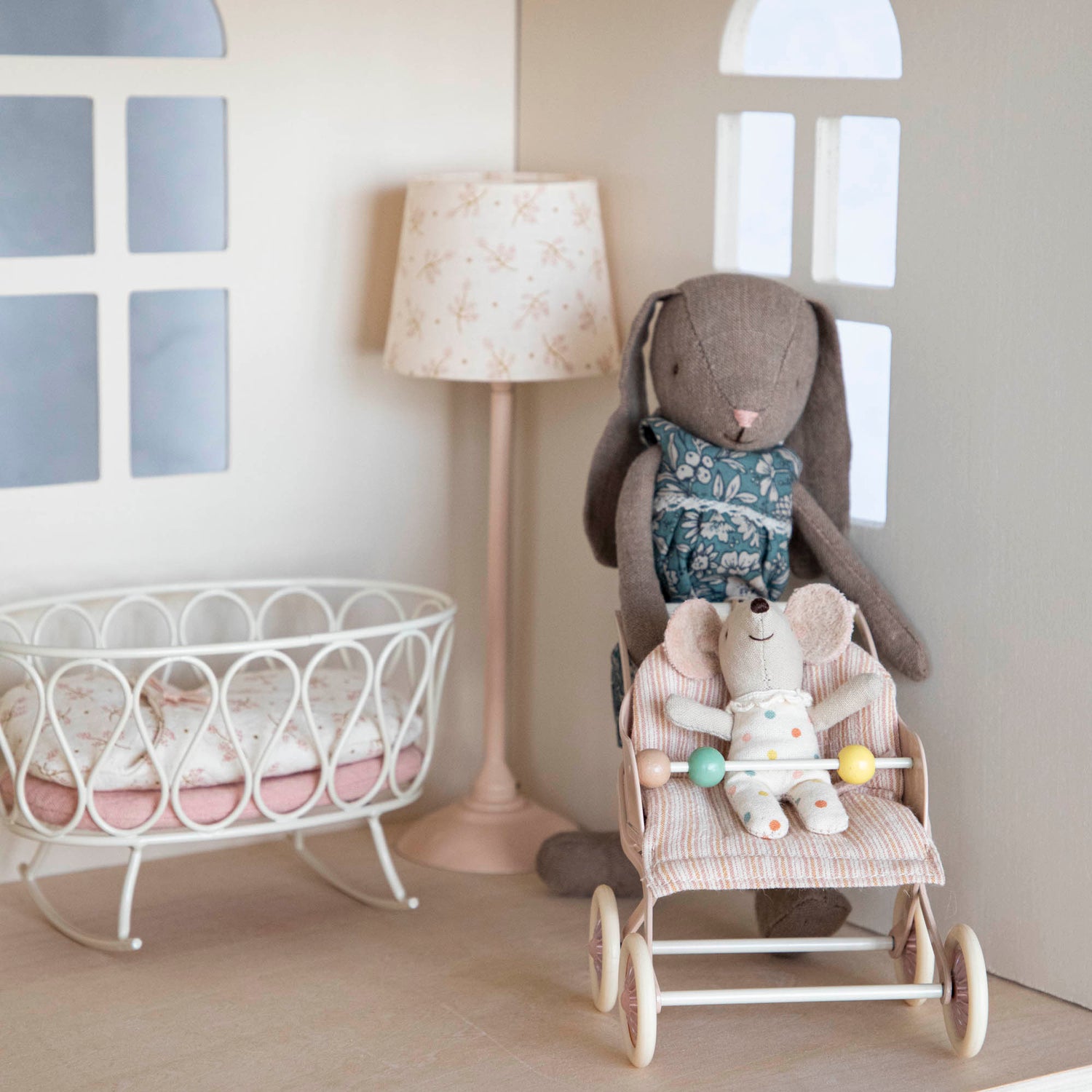 Stuffed animals positioned in a child&