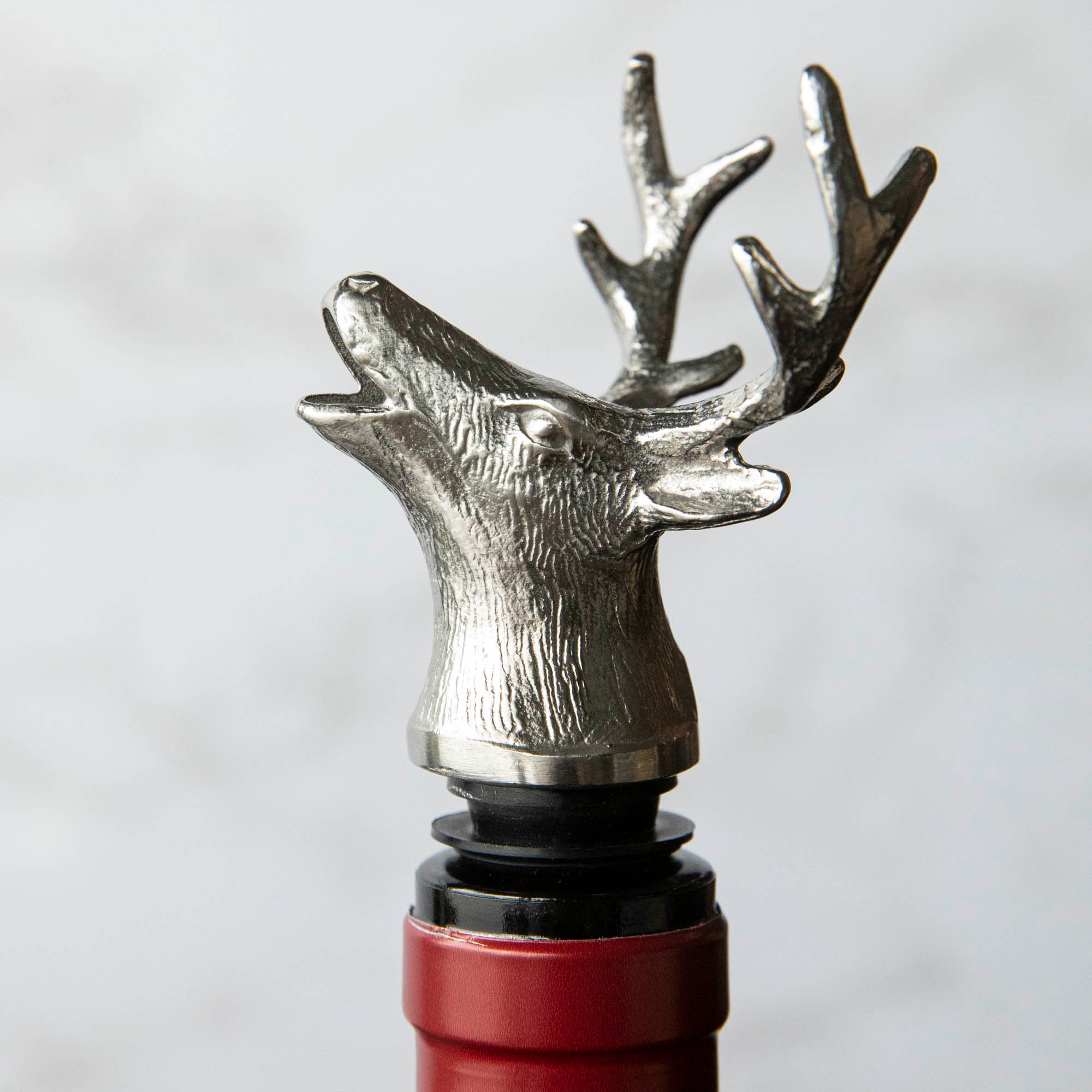 Stag Pourer