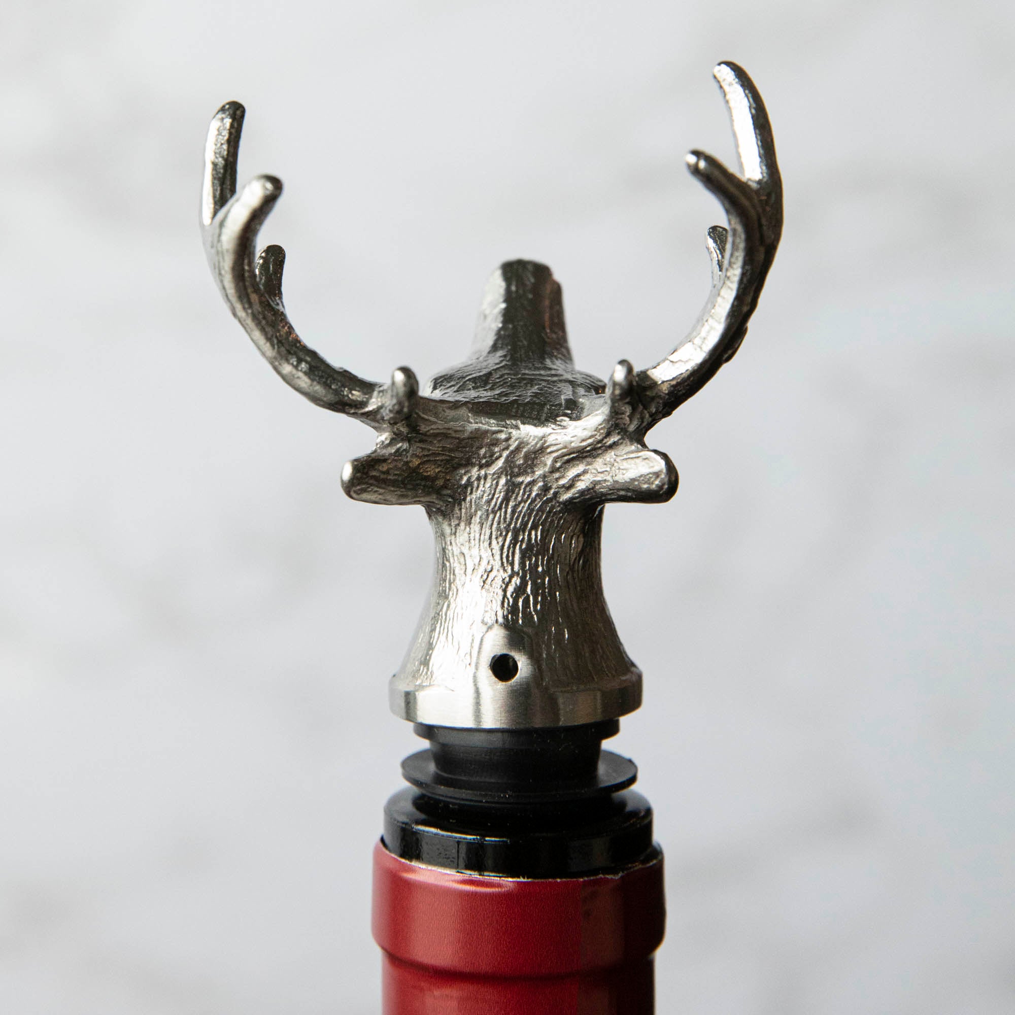 Stag Pourer